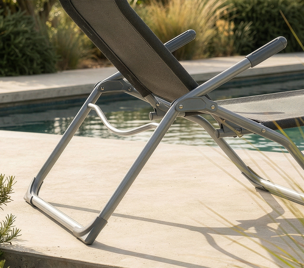 Cadeira Lounge 60x140x96cm AIRE
